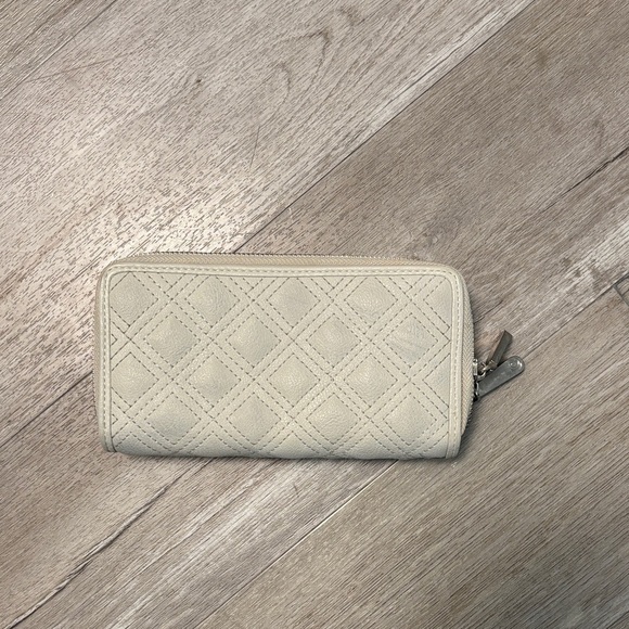 None Handbags - Chic Cream Quilted Wallet
